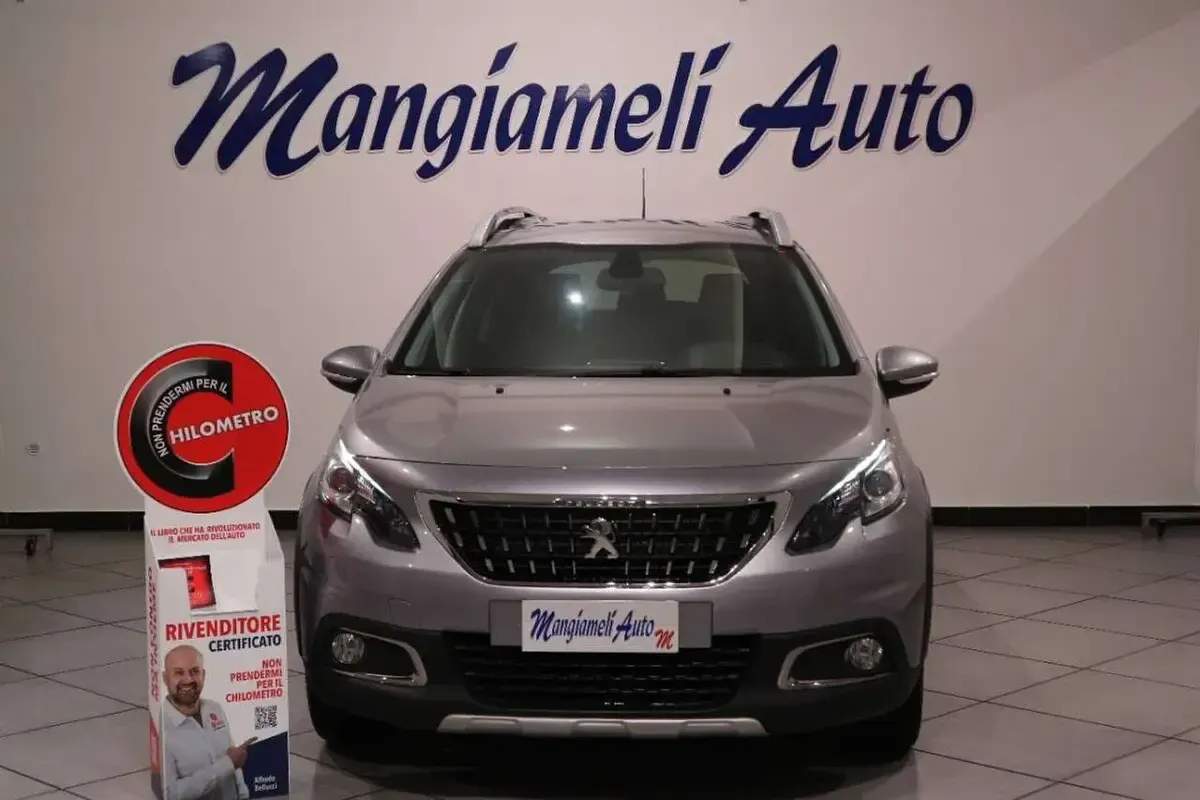 Usata Peugeot 2008 Allure 102 CV (75 kW) 2019 Grigio SUV