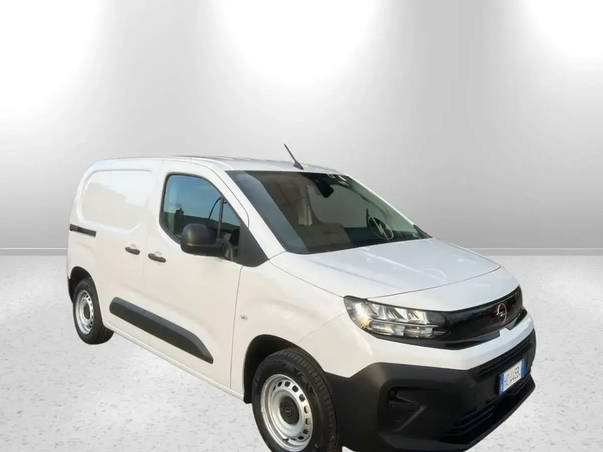Usata Opel Combo 102 CV (75 kW) 2025 Bianco Monovolume