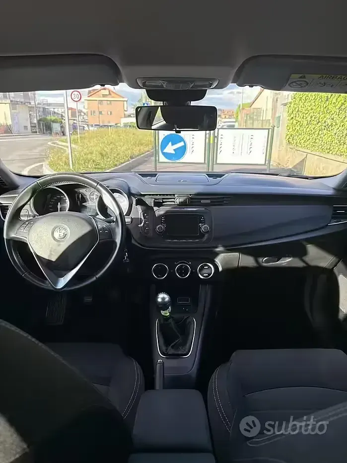 Usata Alfa Romeo Giulietta Super 120 CV (88 kW) 2017 Grigio Utilitaria