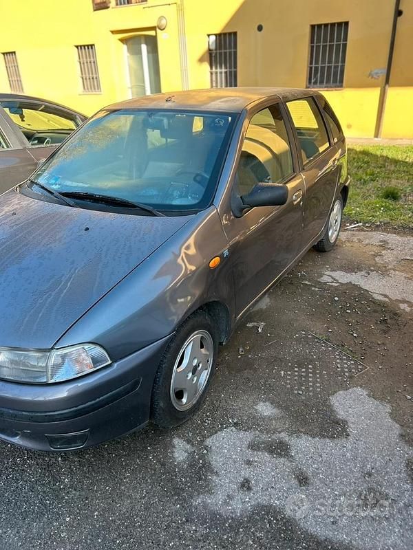 Usata Fiat Punto S 75 CV (55 kW) 1997 Grigio Berlina