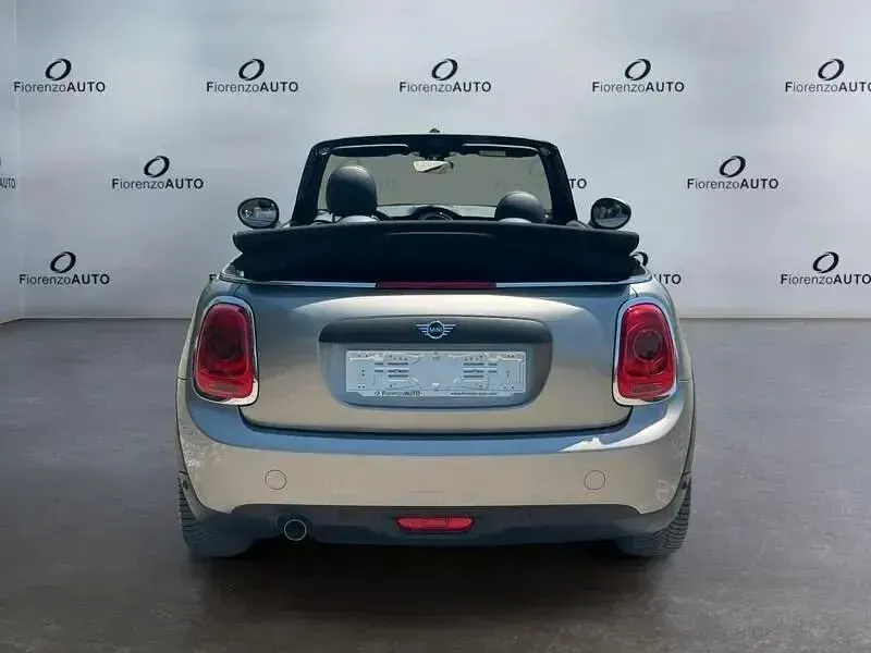 Usata Mini One Cabriolet 102 CV (75 kW) 2018 Argento Cabrio