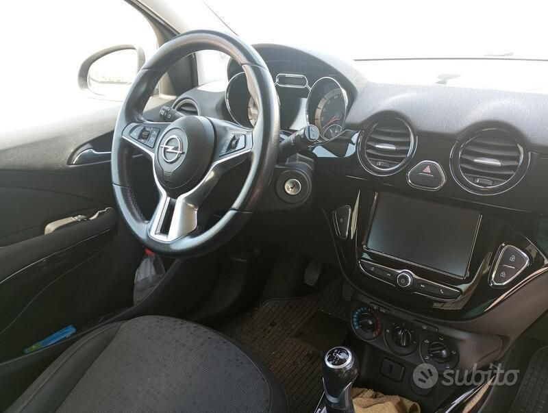 Usata Opel Adam 69 CV (50 kW) 2016 Utilitaria