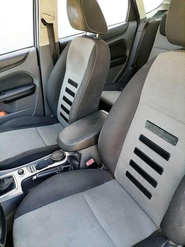 Usata Ford Focus Titanium 109 CV (80 kW) 2009 Grigio Berlina