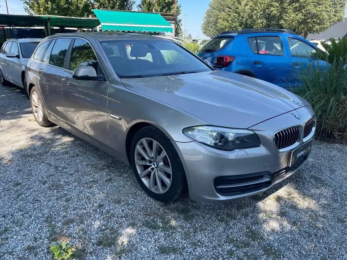 Usata BMW 520 Luxury Line 190 CV (139 kW) 2016 Oro Berlina