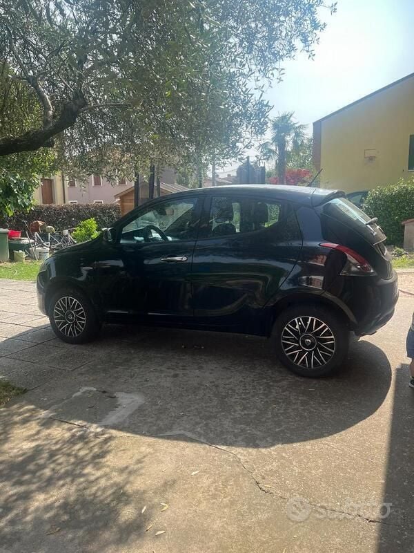 Usata Lancia Ypsilon 2014 Nero Utilitaria