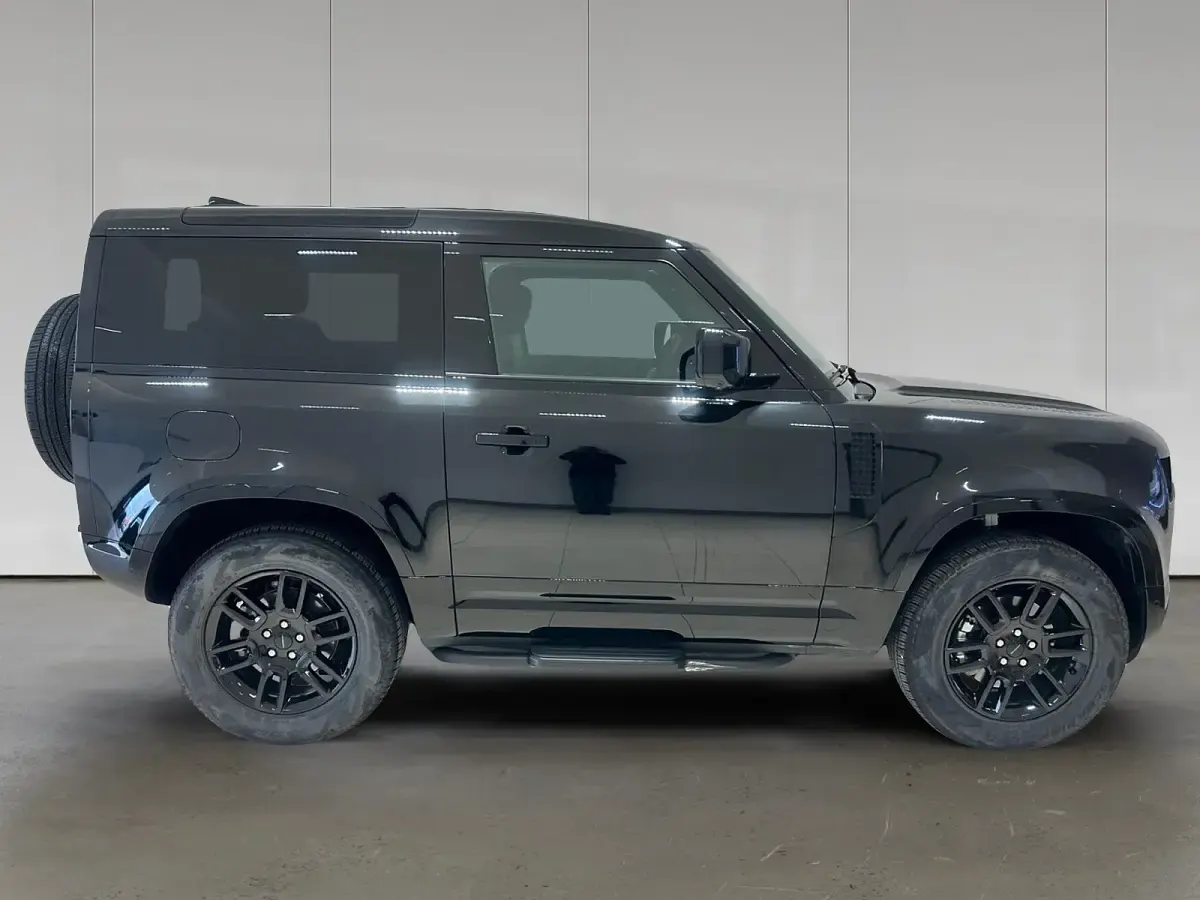 Usado Land Rover Defender SE Dynamic 200 CV (147 kW) 2026 Negro SUV