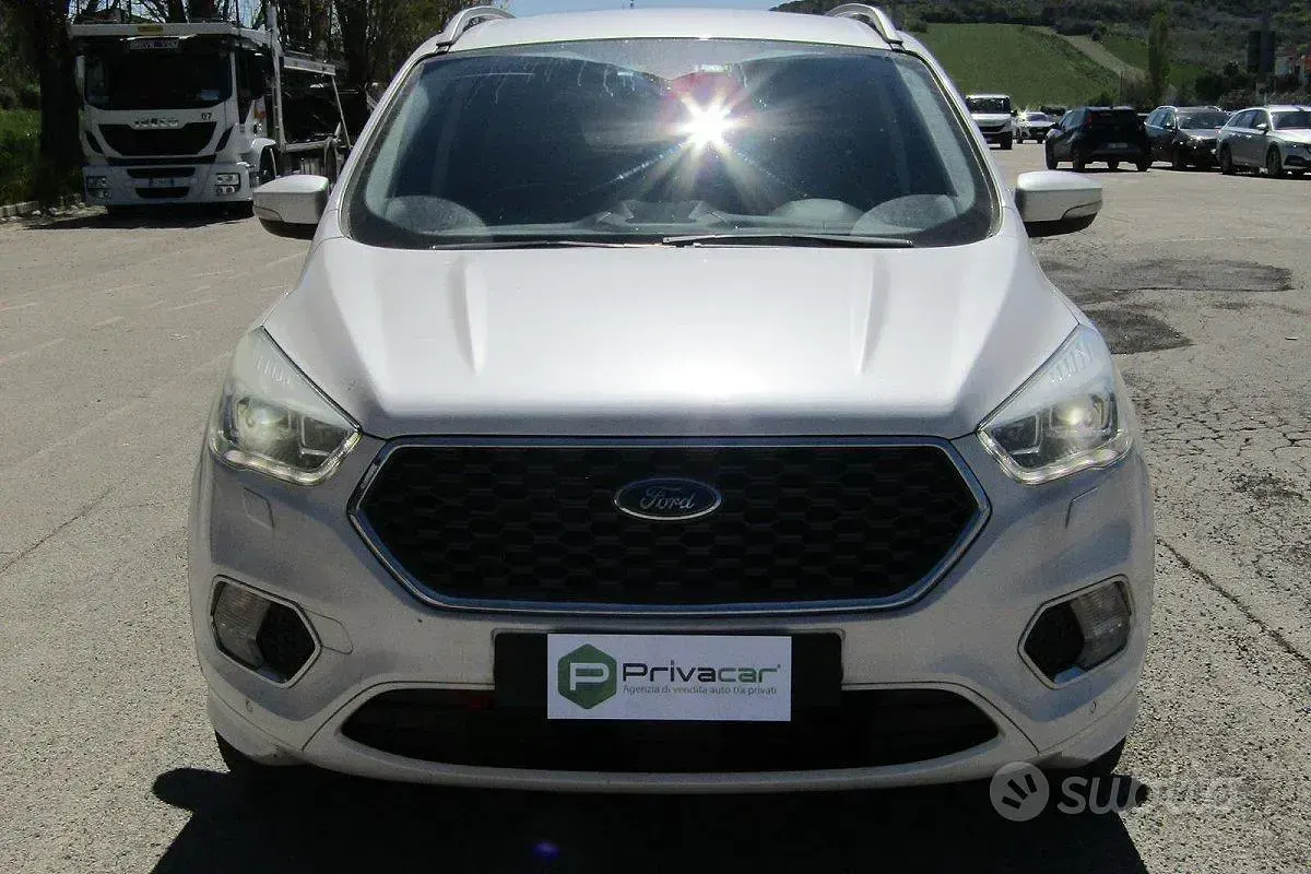 Usado Ford Kuga S 150 CV (110 kW) 2017 Blanco SUV