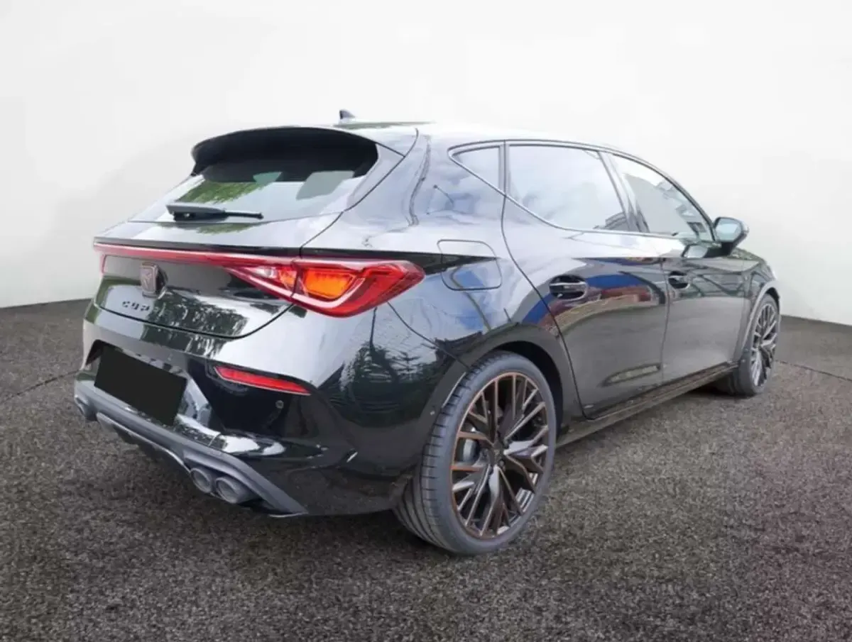 Usata Cupra Leon VZ 300 CV (220 kW) 2024 Nero Berlina