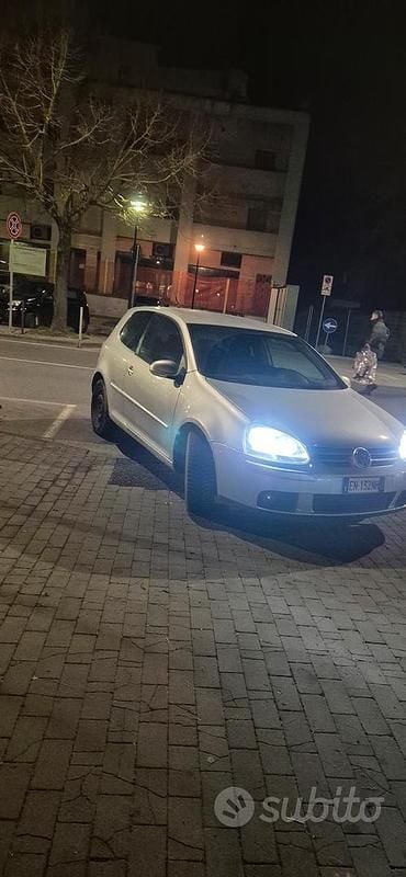 Usata VW Golf V 2008 Grigio Utilitaria