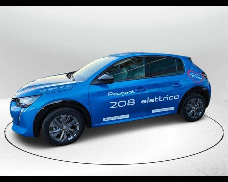 Usata Peugeot e-208 Allure 56 kW (77 CV) 2023 Blu vertigo Utilitaria