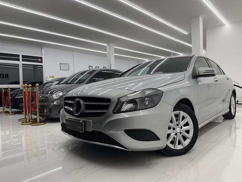 Usata Mercedes A180 Executive 109 CV (80 kW) 2015 Argento Berlina