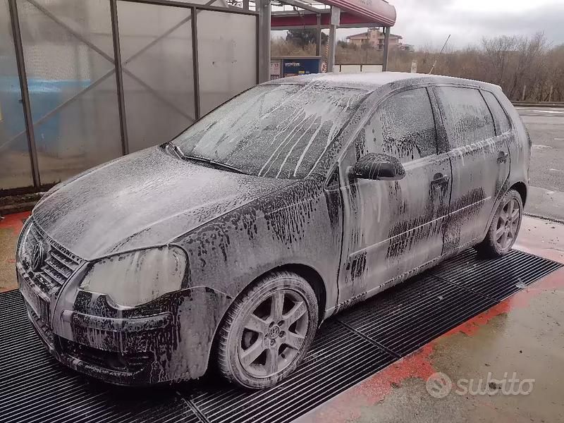 Usata VW Polo Comfortline 80 CV (58 kW) 2005 Grigio Utilitaria