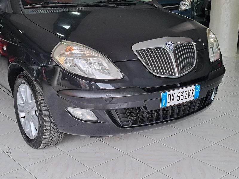 Usata Lancia Ypsilon 89 CV (65 kW) 2009 Nero Utilitaria