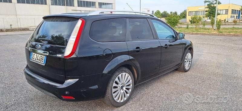 Usata Ford Focus Titanium 110 CV (80 kW) 2008 Nero Station wagon
