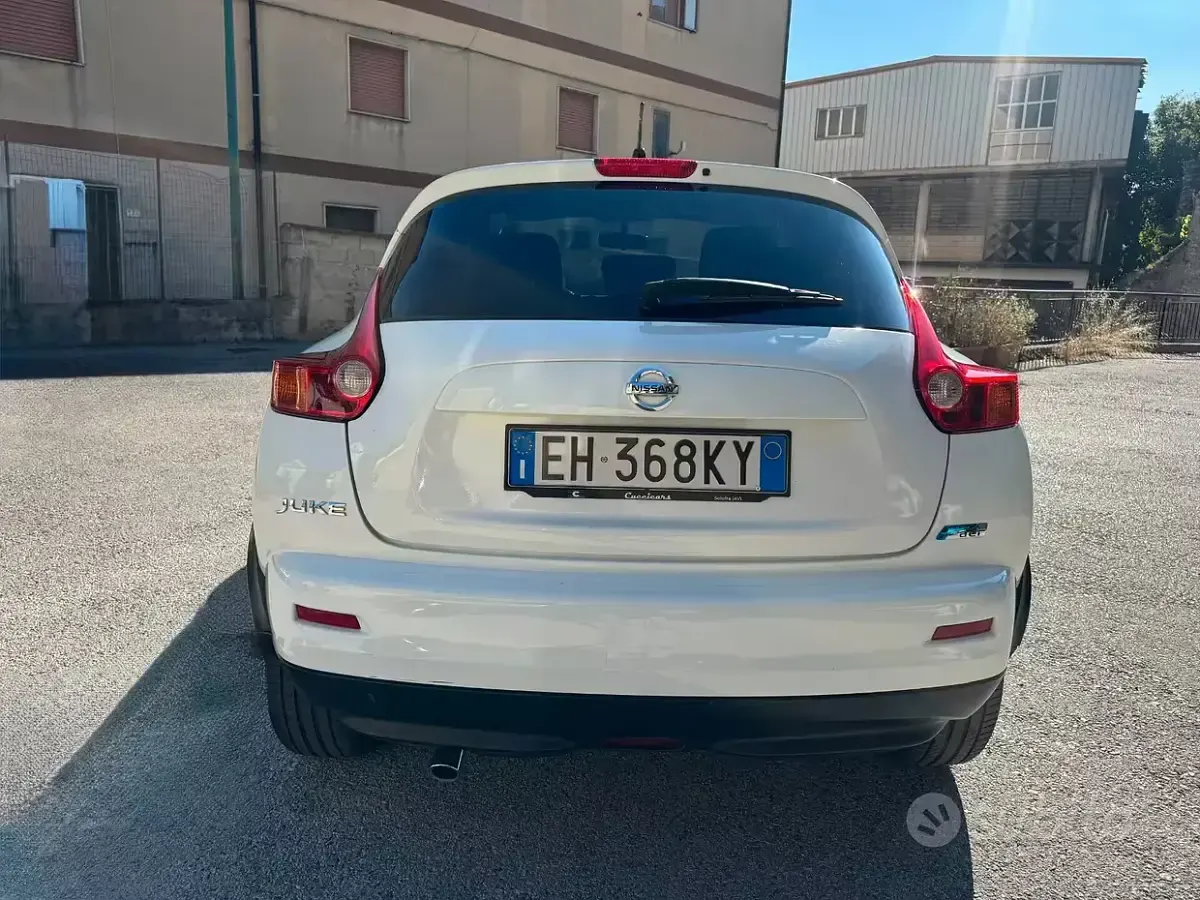 Usata Nissan Juke Tekna 110 CV (80 kW) 2011 Bianco SUV