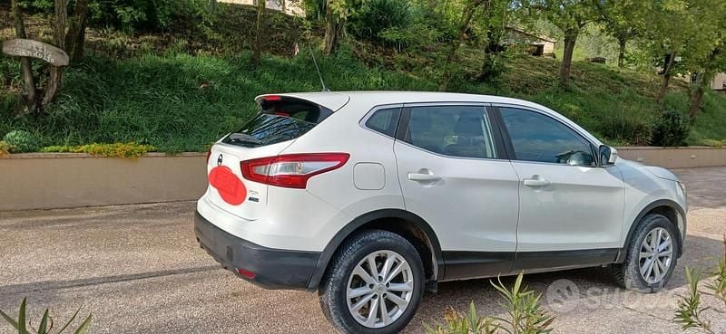 Gebraucht Nissan Qashqai Acenta 110 PS (80 kW) 2016 Weiß SUV