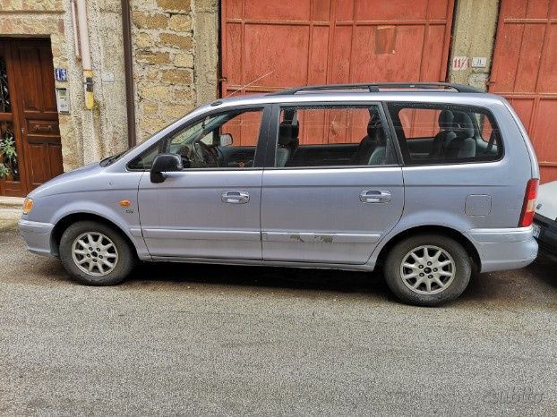 Hyundai trajet 2003