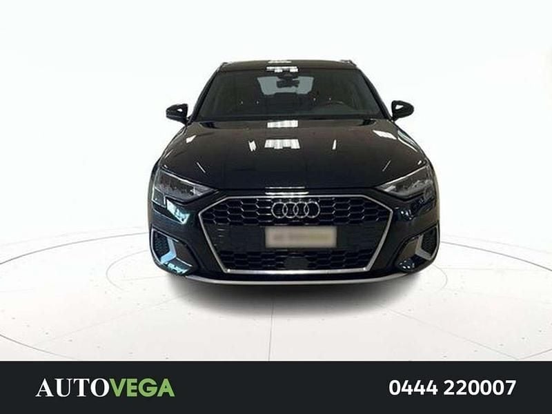 Usata Audi A3 Advanced 150 CV (110 kW) 2022 Nero pastello Berlina