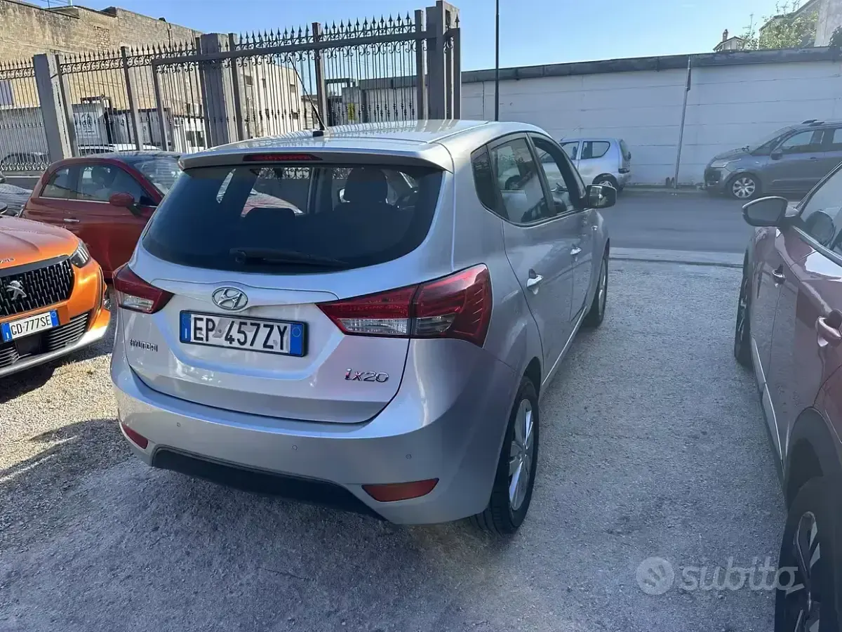 Usata Hyundai ix20 90 CV (66 kW) 2013 Grigio Utilitaria