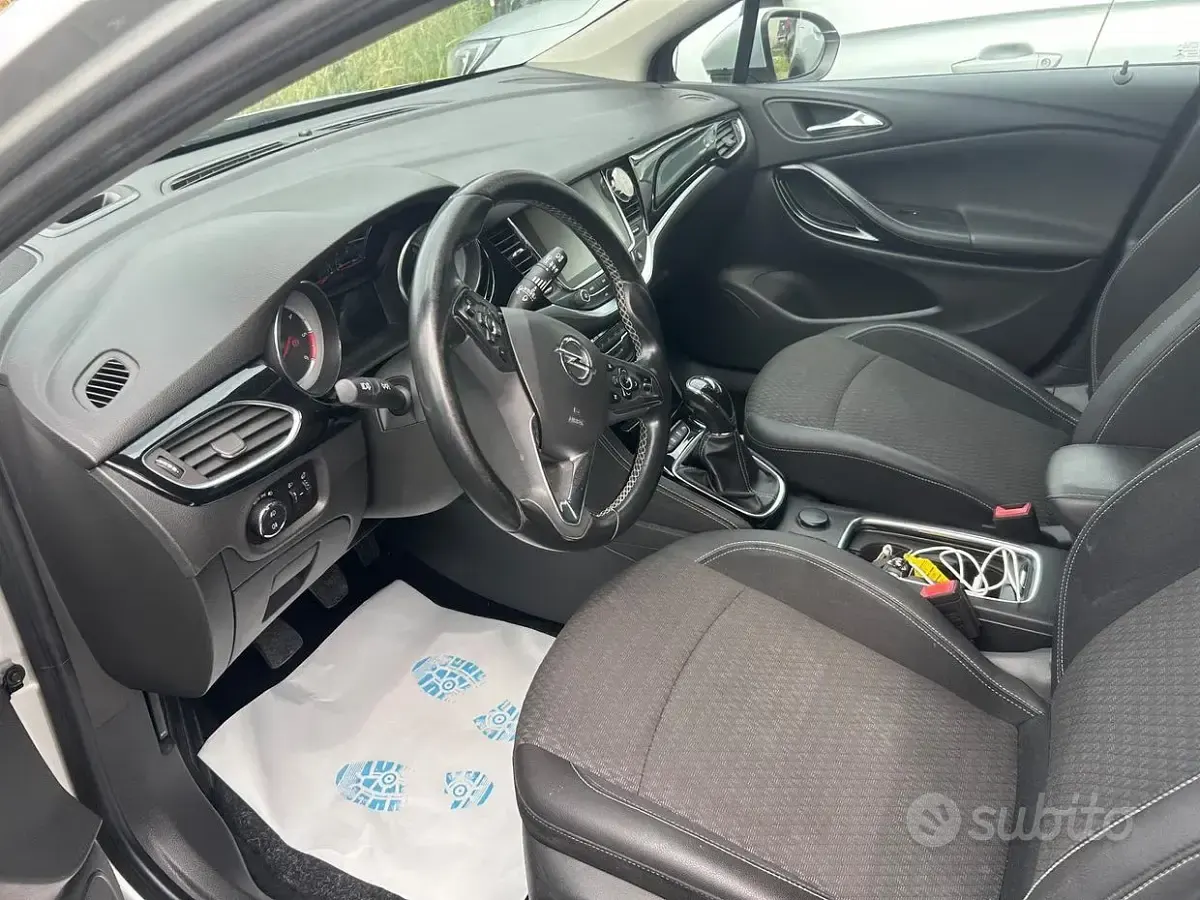 Usata Opel Astra Business 136 CV (100 kW) 2017 Grigio Station wagon