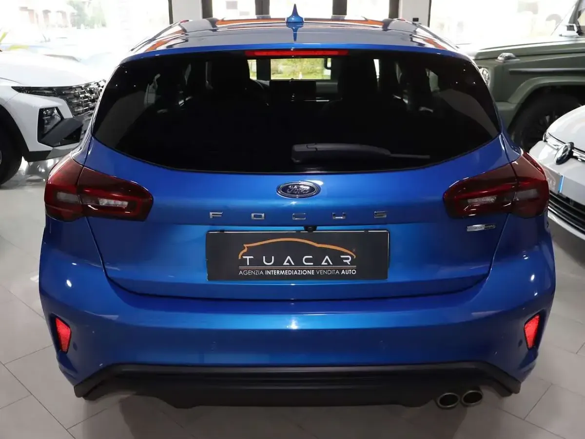 Begagnad Ford Focus ST-Line 125 HK (91 kW) 2022 Blå Sedan
