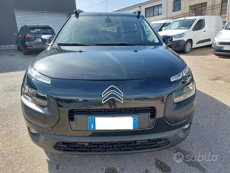 Usata Citroën C4 Shine 99 CV (72 kW) 2017 Nero SUV