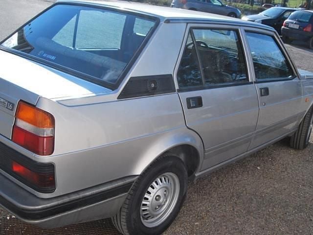 Usata Alfa Romeo Giulietta 109 CV (80 kW) 1984 Argento Utilitaria