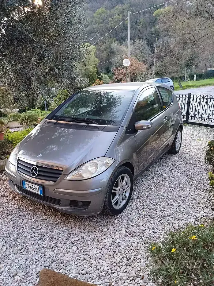 Usata Mercedes A180 109 CV (80 kW) 2005 Grigio Berlina