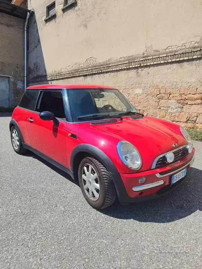 Usata Mini ONE 90 CV (66 kW) 2002 Rosso Utilitaria