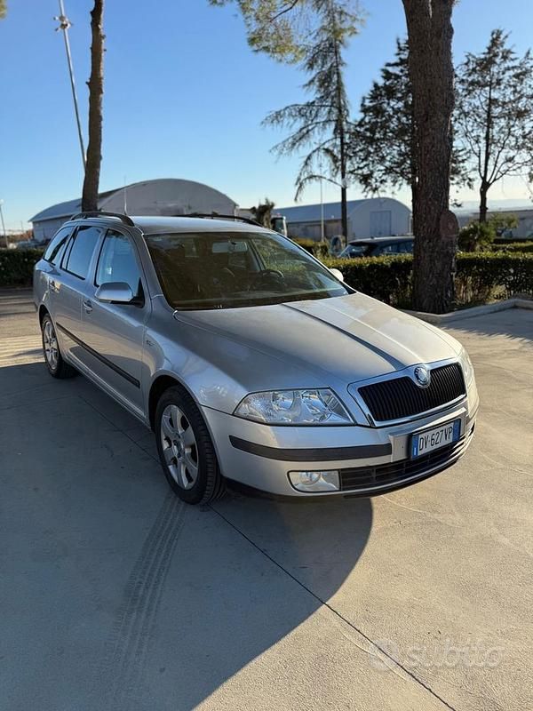 Argento Usata 2009 Skoda Octavia Ambition Station wagon | 3499 € (Super prezzo) - Immagine 1/4