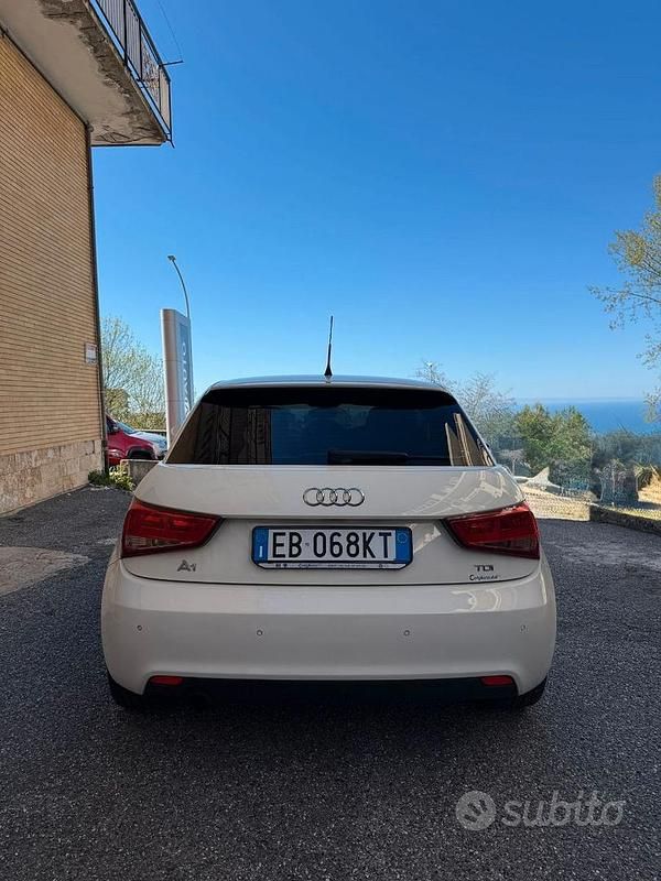 Usata Audi A1 Ambition 105 CV (77 kW) 2011 Bianco Utilitaria