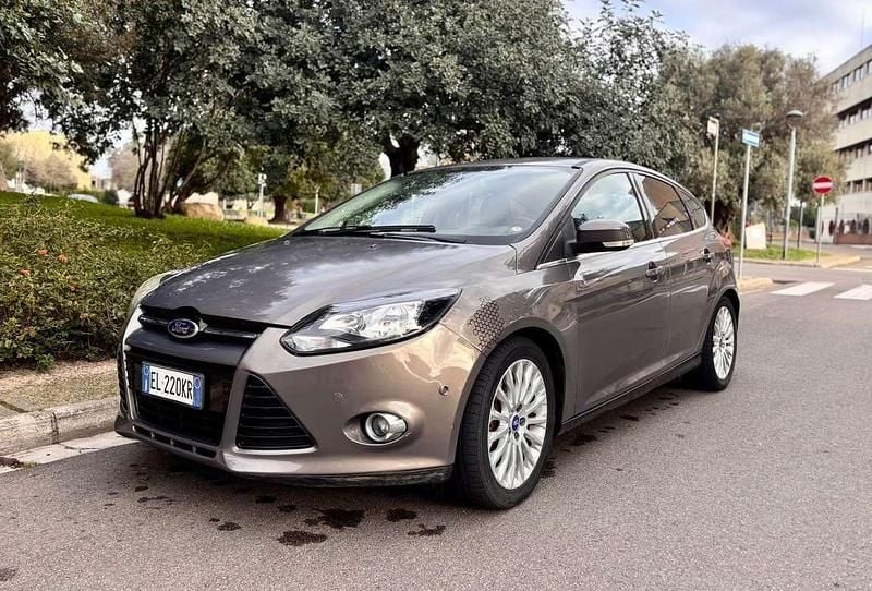 Usata Ford Focus Titanium 116 CV (85 kW) 2011 Grigio Berlina
