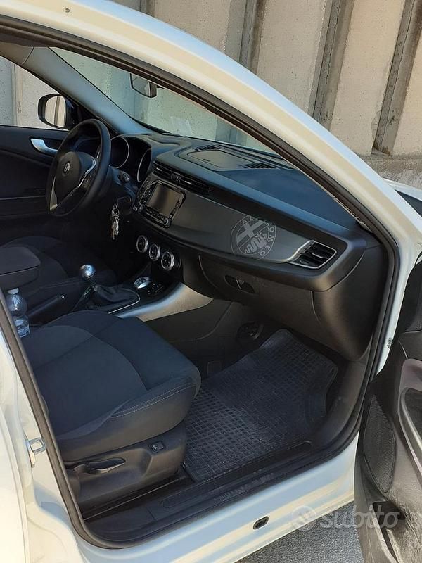 Usata Alfa Romeo Giulietta 120 CV (88 kW) 2016 Utilitaria