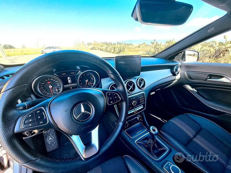 Usata Mercedes CLA180 122 CV (89 kW) 2016 Grigio Berlina