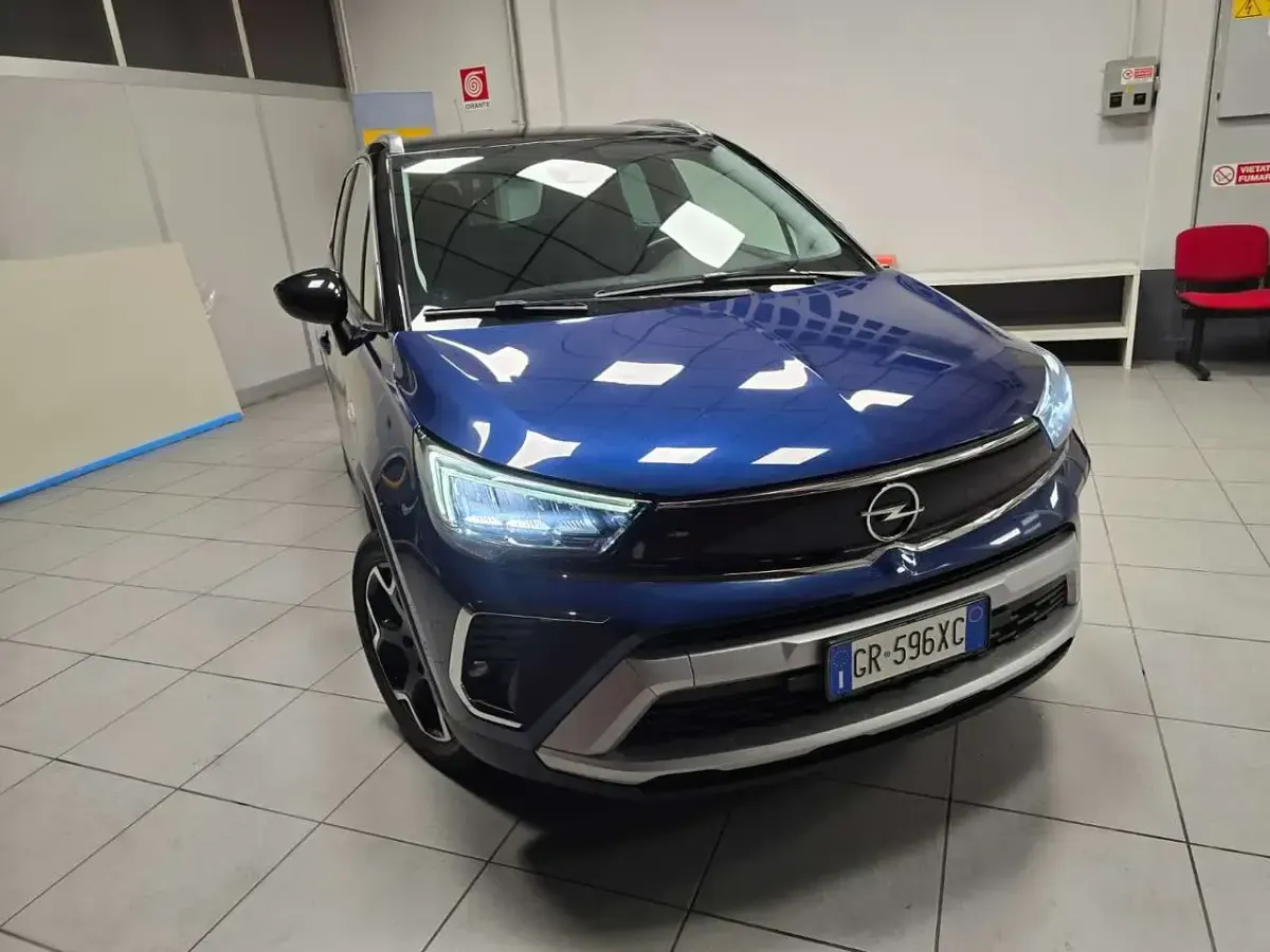 Usata Opel Crossland Ultimate 131 CV (96 kW) 2023 Blu/azzurro SUV
