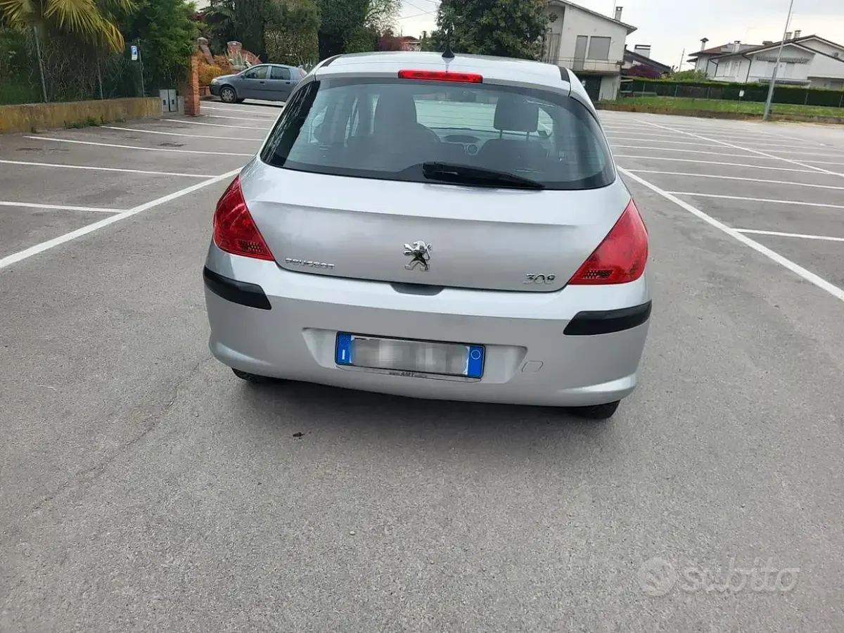 Usata Peugeot 308 98 CV (72 kW) 2011 Grigio Berlina