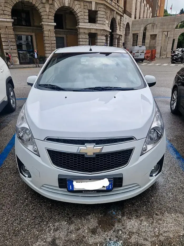 Begagnad Chevrolet Spark 68 HK (50 kW) 2012 Vit Halvkombi