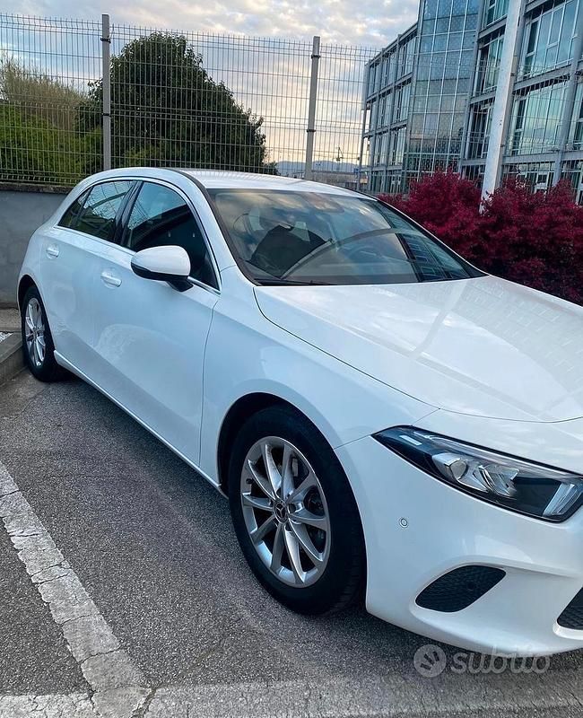 Usata Mercedes A180 Business 116 CV (85 kW) 2021 Bianco Berlina