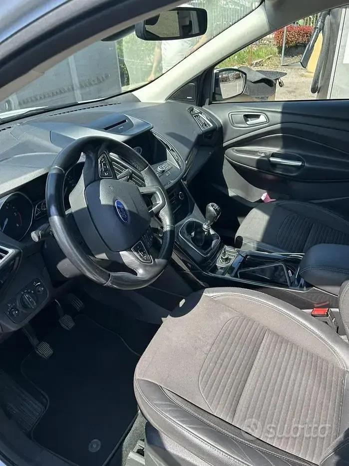 Usata Ford Kuga Titanium 150 CV (110 kW) 2018 Bianco SUV