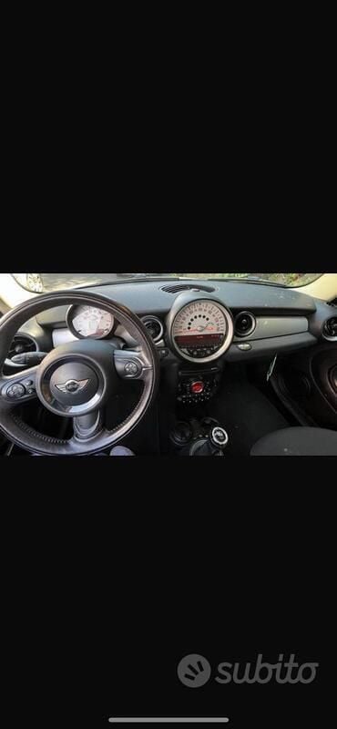 Usata 2011 Mini Cooper D Due volumi | 9000 € (Molto cara) - Immagine 1/4
