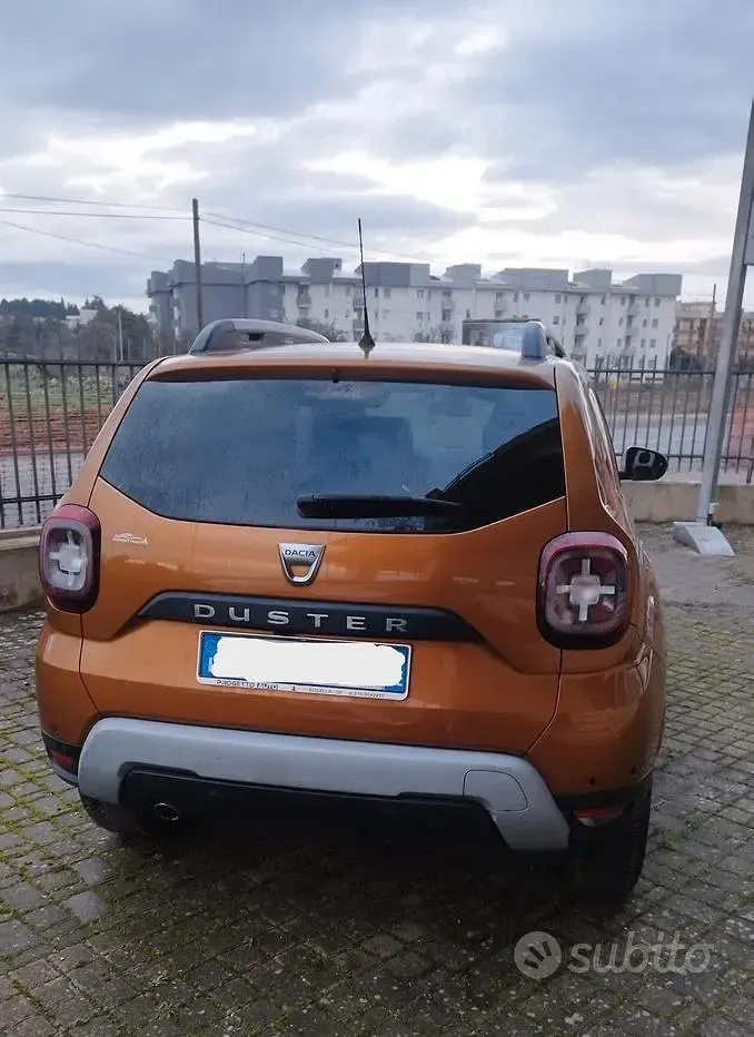 Usata Dacia Duster Lauréate 109 CV (80 kW) 2018 Marrone SUV