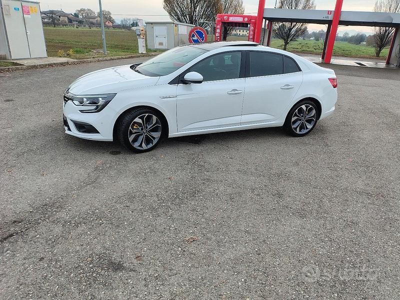 Usata Renault Mégane IV 110 CV (80 kW) 2017 Berlina