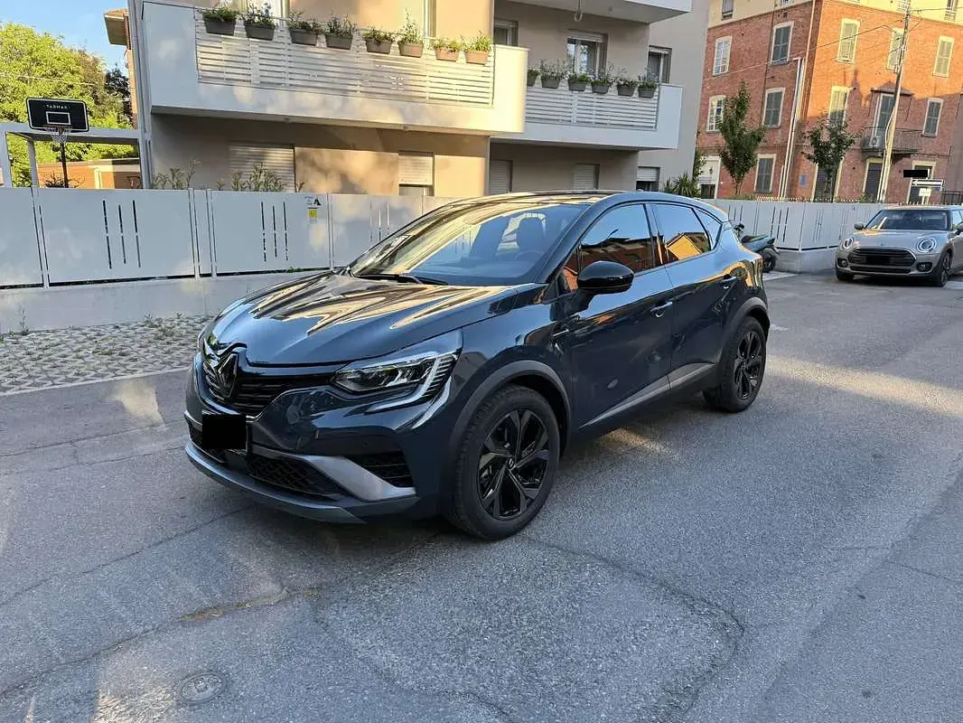 Usata Renault Captur Engineered 94 CV (69 kW) 2023 Blu/azzurro SUV