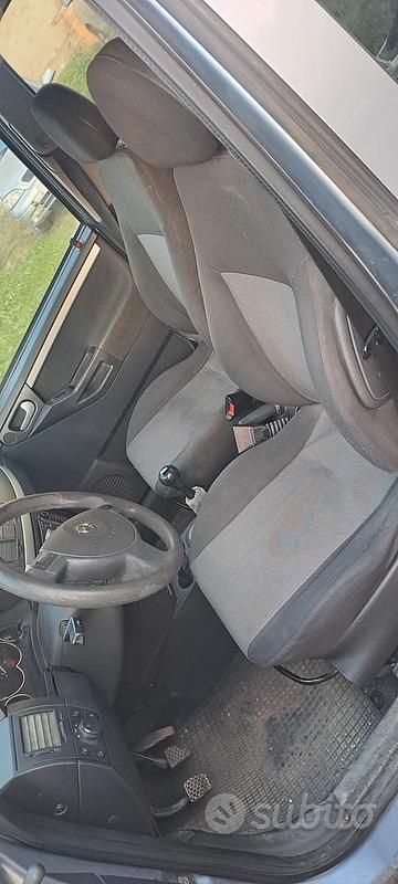 Usata Opel Meriva 75 CV (55 kW) 2004 Grigio Monovolume