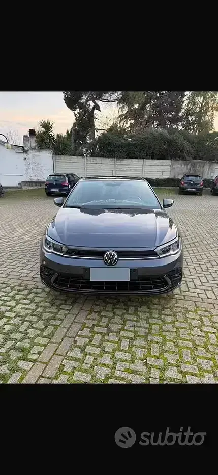Usata VW Polo R-line 95 CV (69 kW) 2023 Grigio Utilitaria