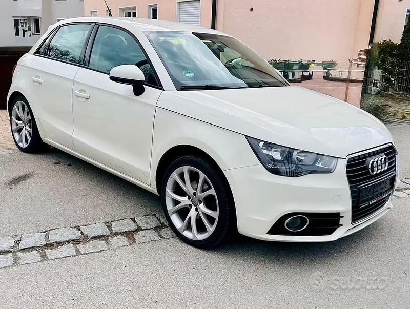 Usata Audi A1 Attraction 86 CV (63 kW) 2012 Bianco Utilitaria