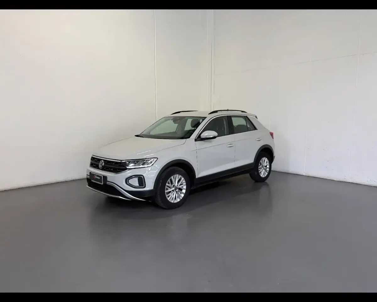 Usata VW T-Roc Life 110 CV (80 kW) 2023 Beige SUV