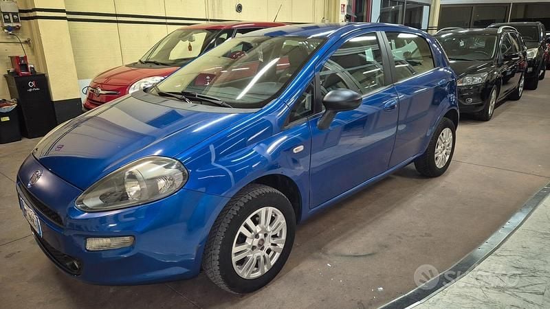 Usata Fiat Punto Lounge 2014 Blu Utilitaria