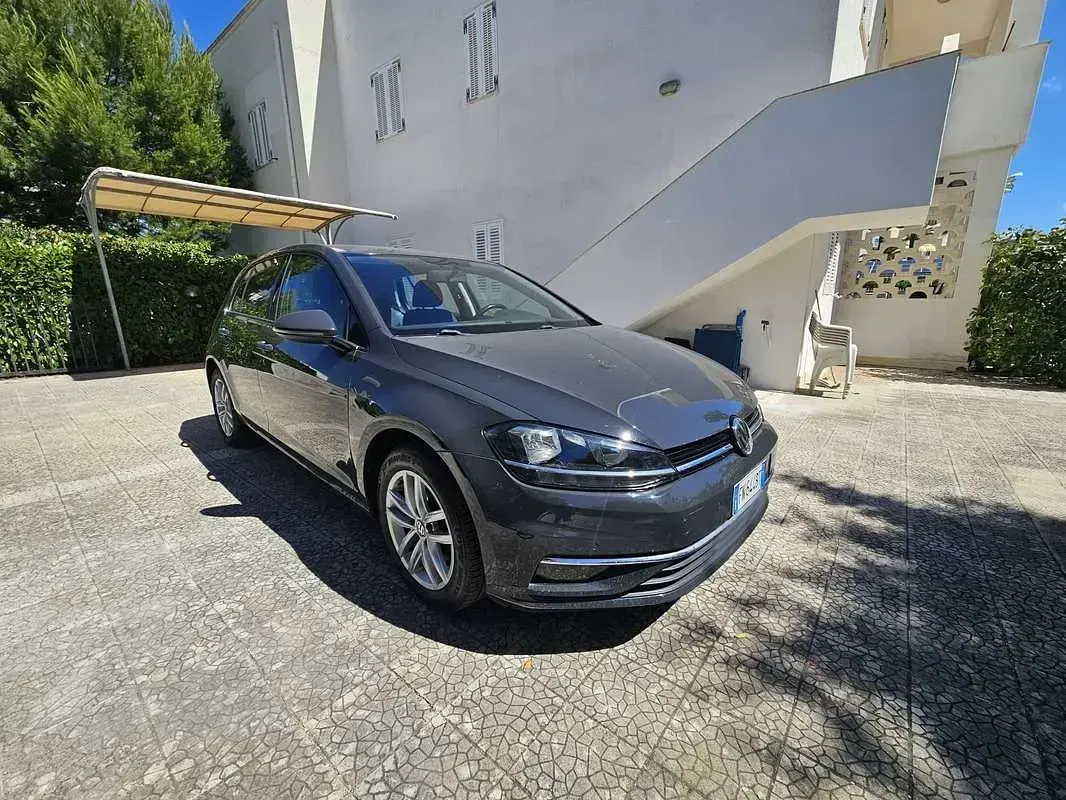 Usata VW Golf VII Business 116 CV (85 kW) 2018 Berlina
