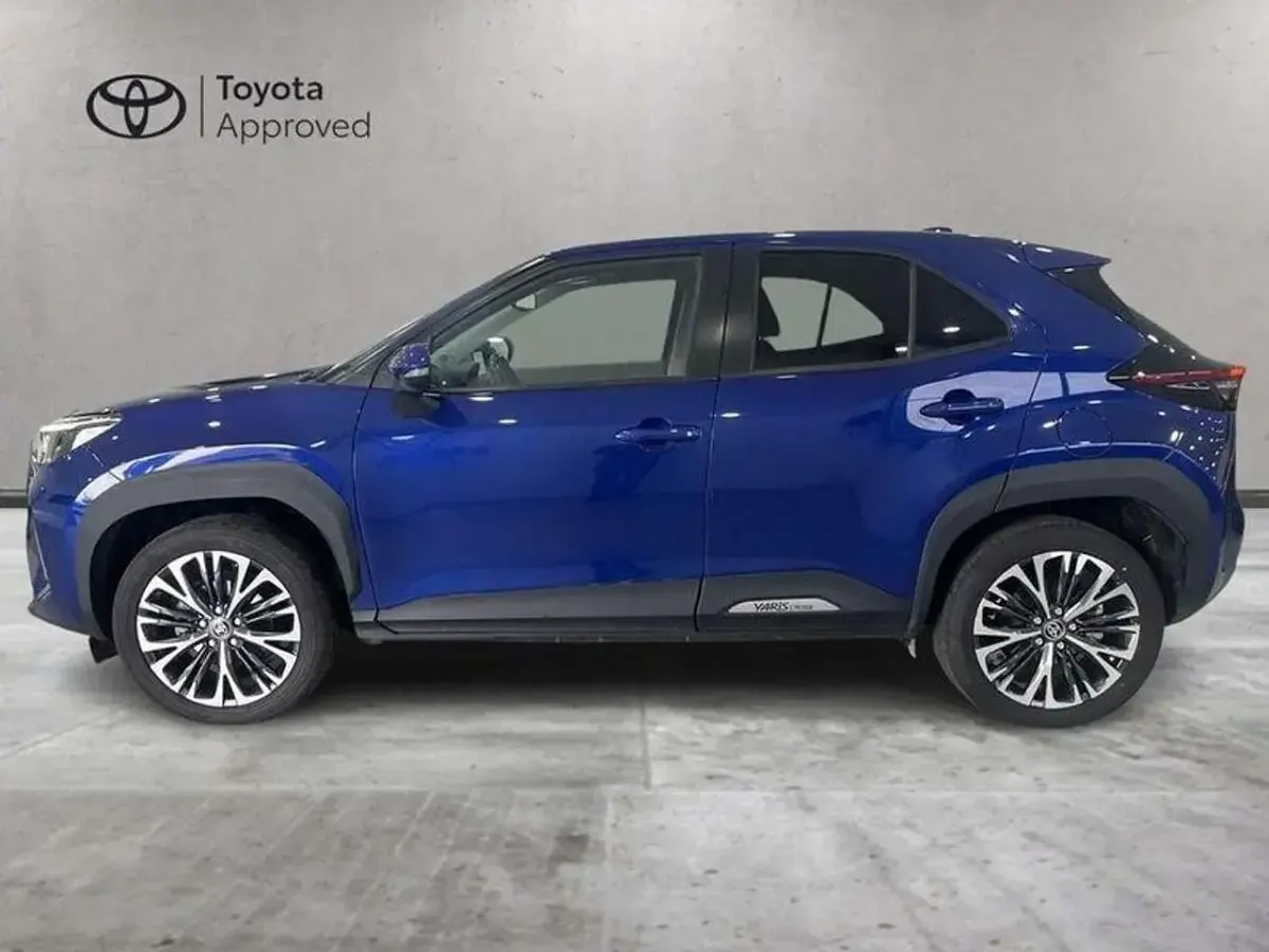 Usata Toyota Yaris Cross Lounge 116 CV (85 kW) 2022 Blu SUV
